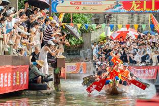 马德兴：国足对中国香港吃到的红牌暂时不会影响亚洲杯